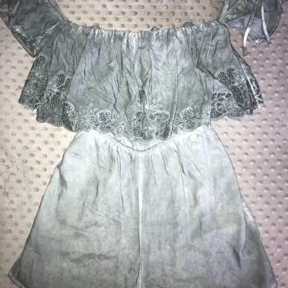 American Eagle Off The Shoulder Embroider Romper